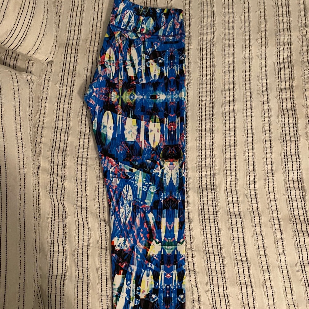Never worn Fabletics leggings